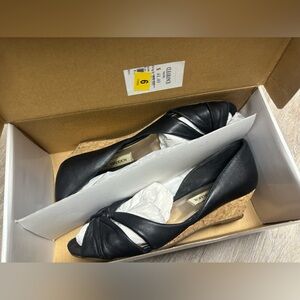 Steve Madden Solid Black Sandals Open Toe W/ Box Leather Size 6M